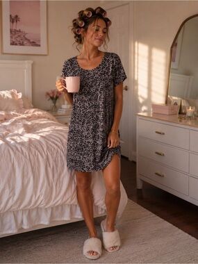 🛍️💃🏼 Short Sleeve Leopard Print Dress in Gray and Black